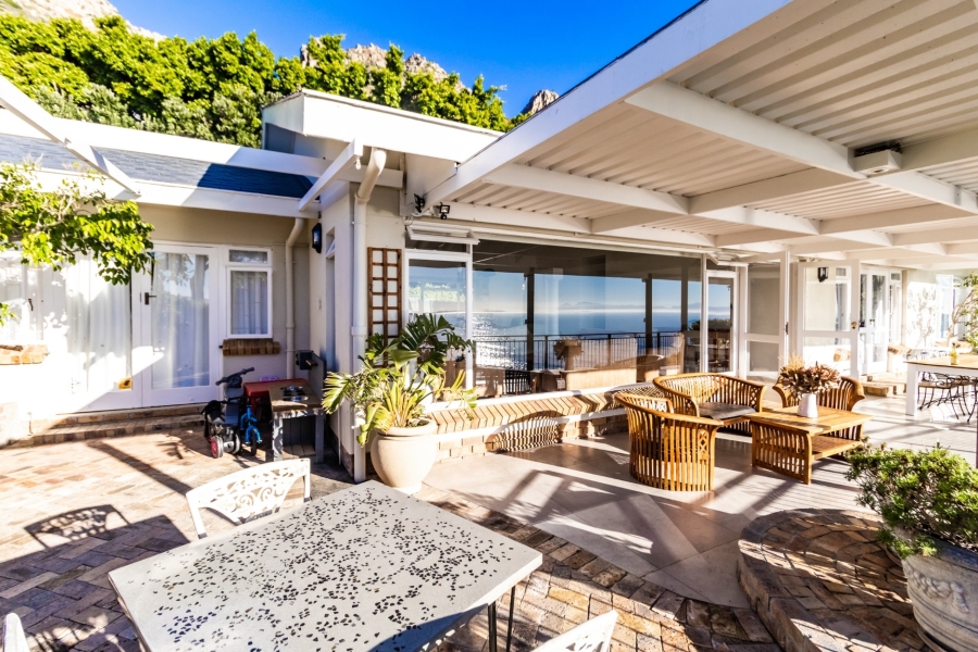4 Bedroom Property for Sale in Mountainside Western Cape